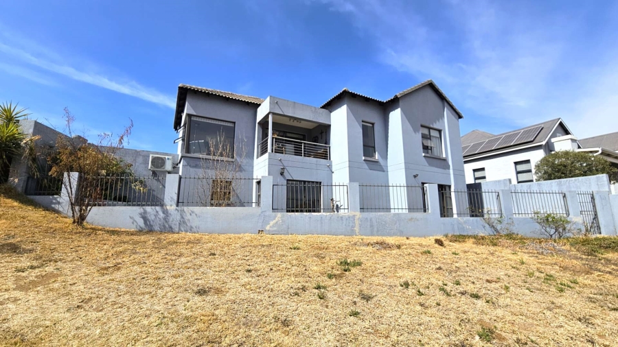 3 Bedroom Property for Sale in Gateway Manor North West